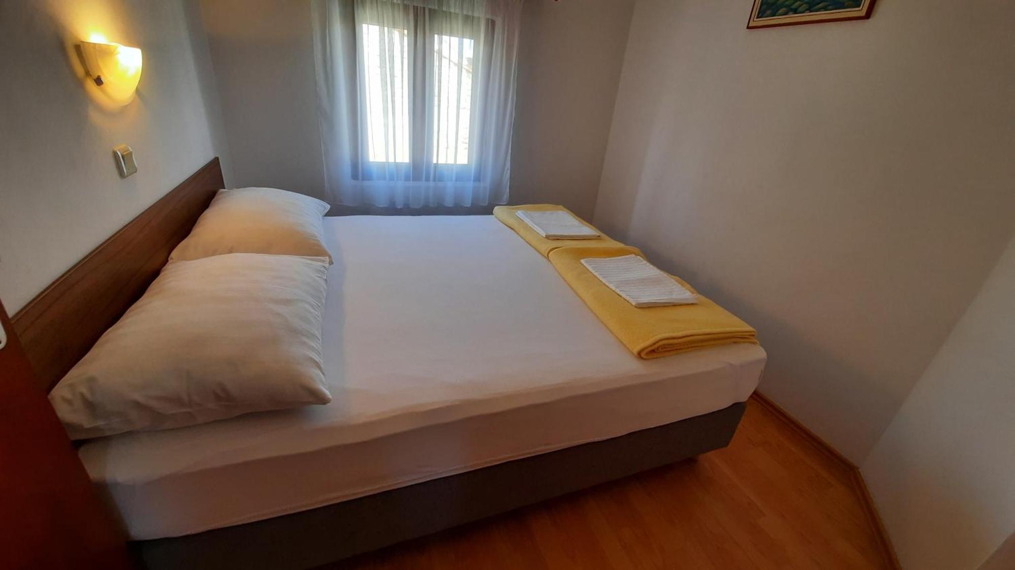 Apartment Pulic Rab Town Exterior foto