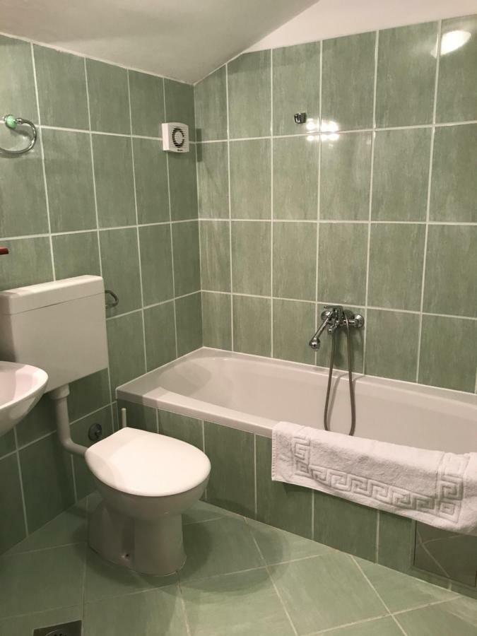 Apartment Pulic Rab Town Exterior foto